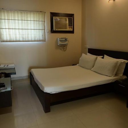 Hotel Maharani Regency à Panchkula Extérieur photo