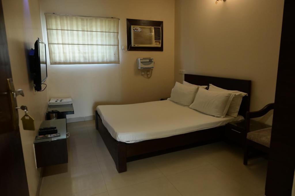 Hotel Maharani Regency à Panchkula Extérieur photo